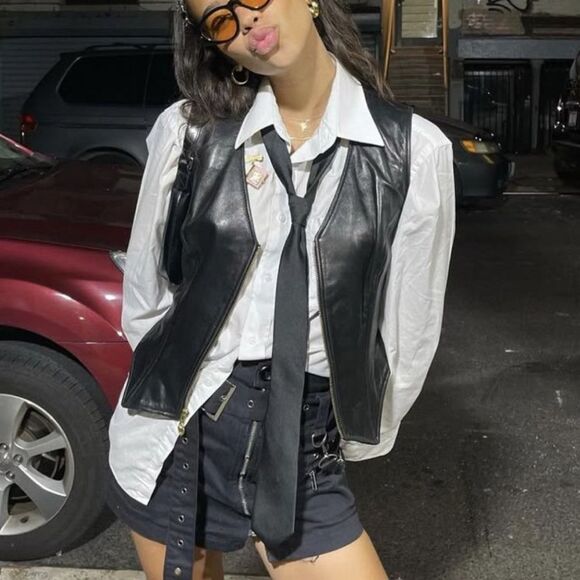 Vintage black Leather Vest - Picture 2 of 6